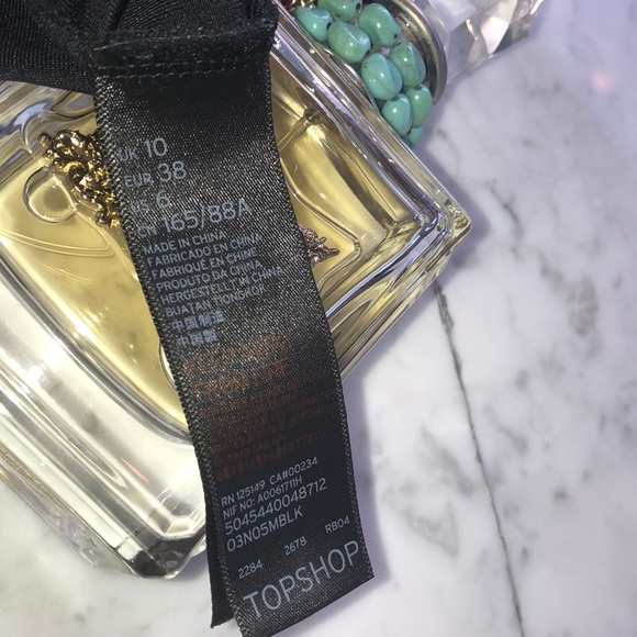 Black one piece SOLD - Picture 8 of 8